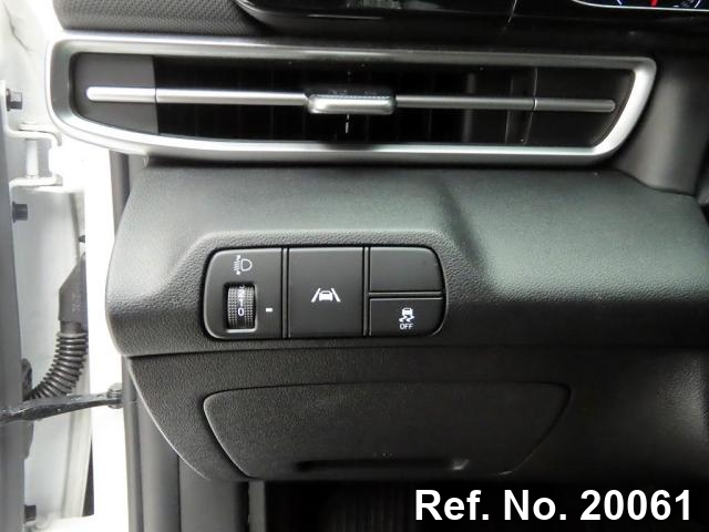  Hyundai / Avante Stock No. 20061